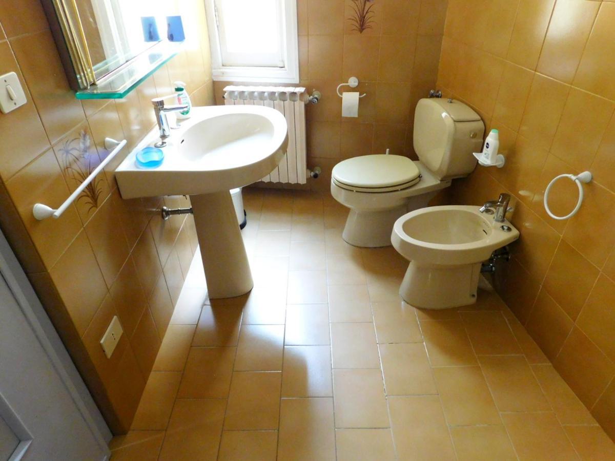 Bellissima Casa Nel Centro Storico!!! Apartment Levanto Bagian luar foto